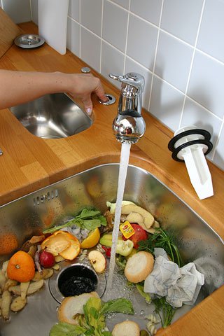 Измельчитель пищевых отходов в раковине